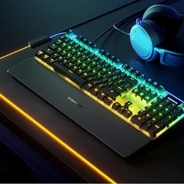 SteelSeries Apex 5 Hibrit RGB Blue Switch Kablolu Mekanik Oyuncu Klavyesi Teşhir