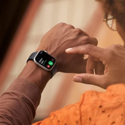 Apple Watch Series 8 GPS 45mm Yıldız Işığı Alüminyum Kasa ve Spor Kordon Akıllı Saat
