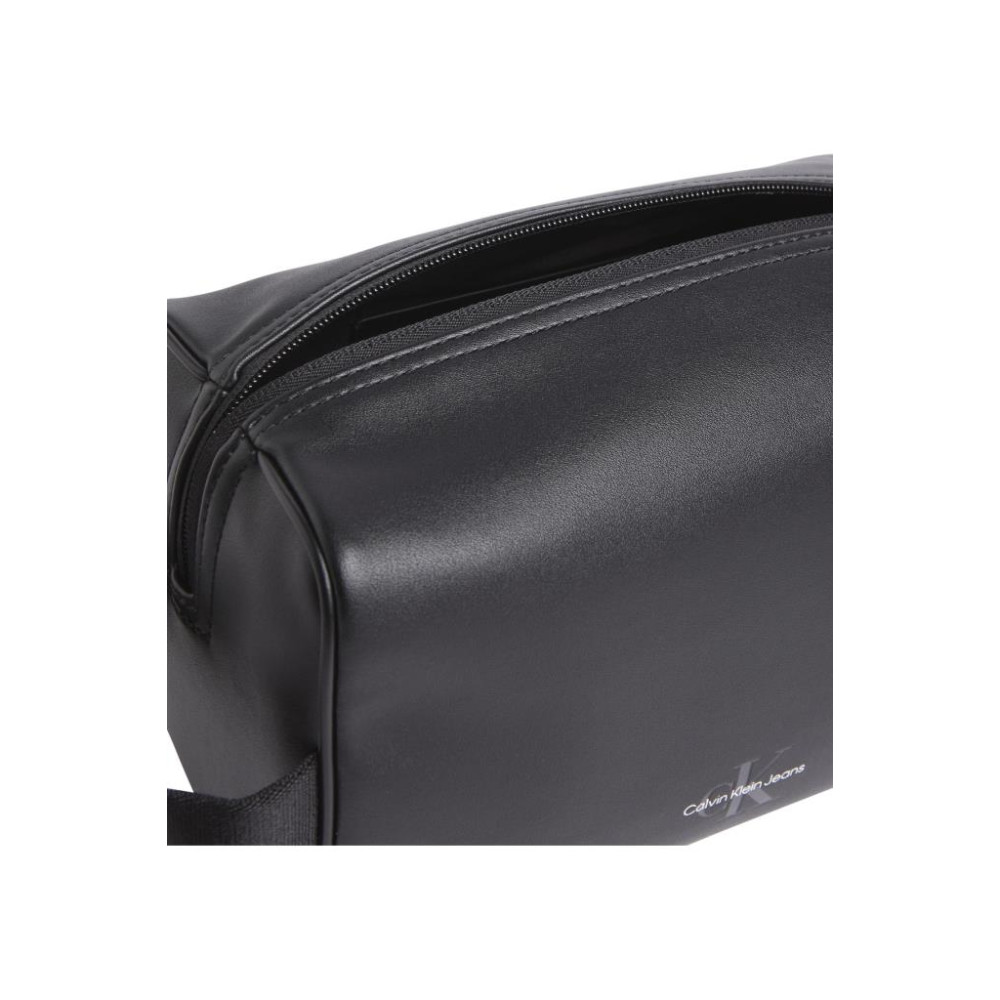 Calvin Klein Logolu Fermuarlı Çanta K50K512581BEH Erkek ÇANTA K50K512581