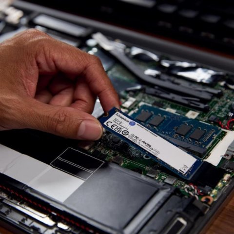 Kingston NV3 SNV3S/2000G PCI-Express 4.0 2 TB M.2 SSD Teşhir