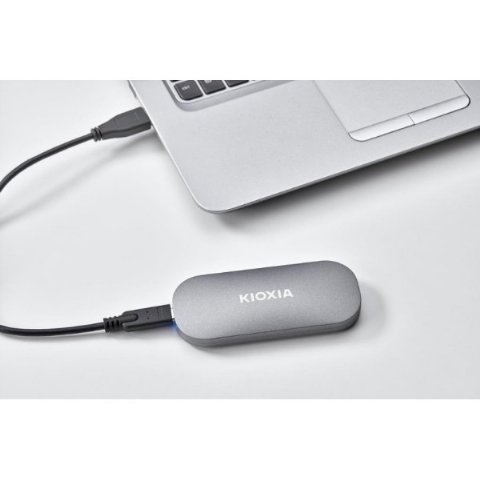 Kioxia Exceria Plus 500 GB LXD10S500GG8 SSD USB 3.2 Taşınabilir Disk Outlet