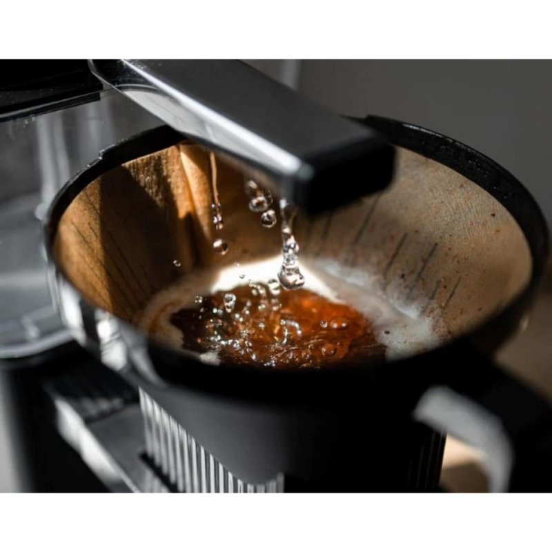 Moccamaster Select Kırmızı Cam Potlu Filtre Kahve Makinesi Teşhir